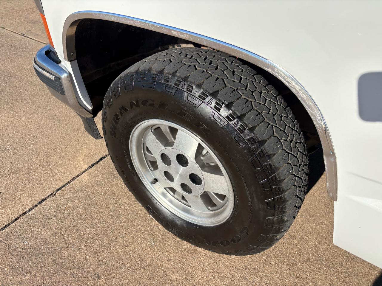 Chevrolet C/K 1500 Ext Cab 141.5" WB 1995