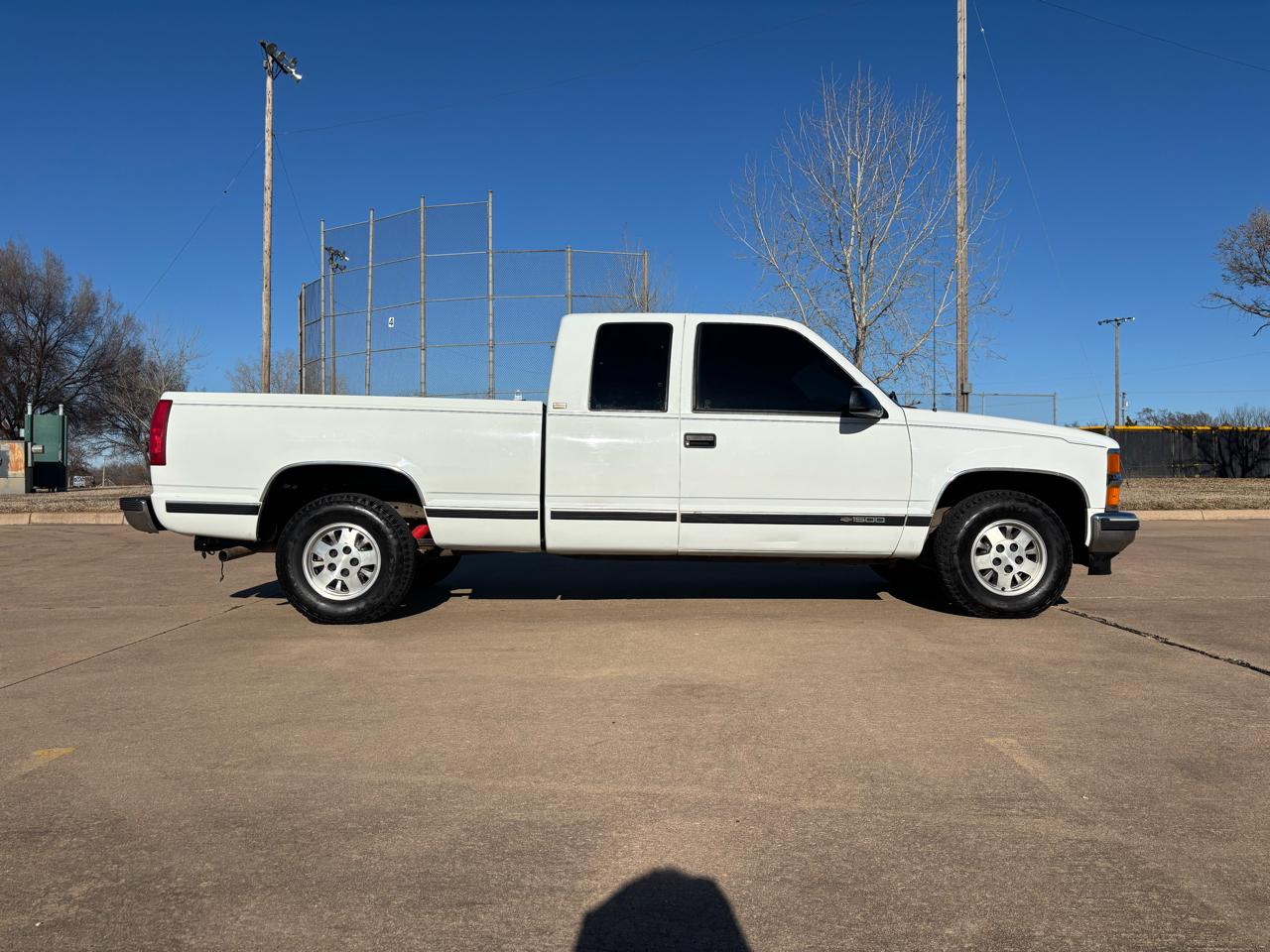 Chevrolet C/K 1500 Ext Cab 141.5" WB 1995
