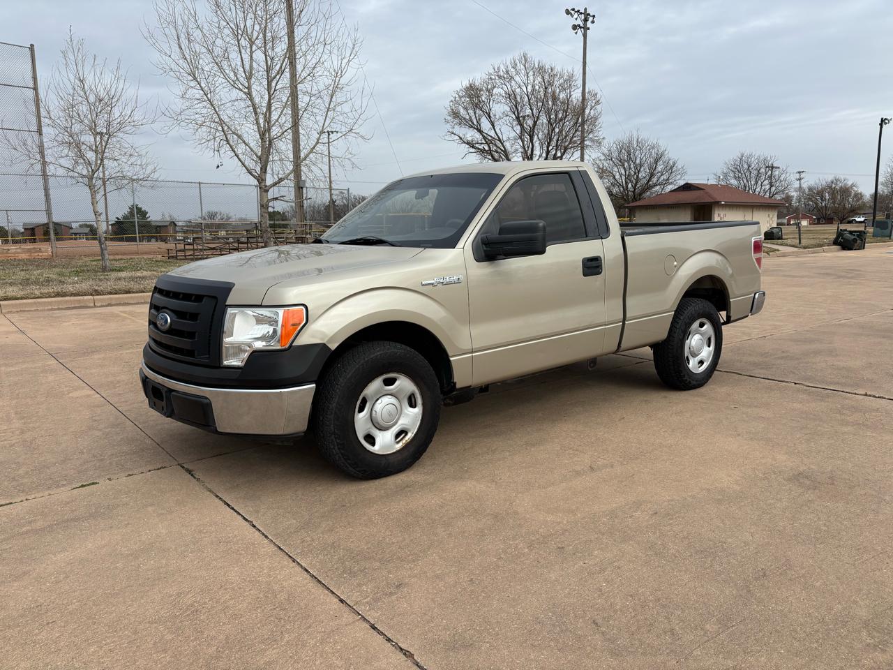 Ford F-150 2WD Reg Cab 126" STX 2009