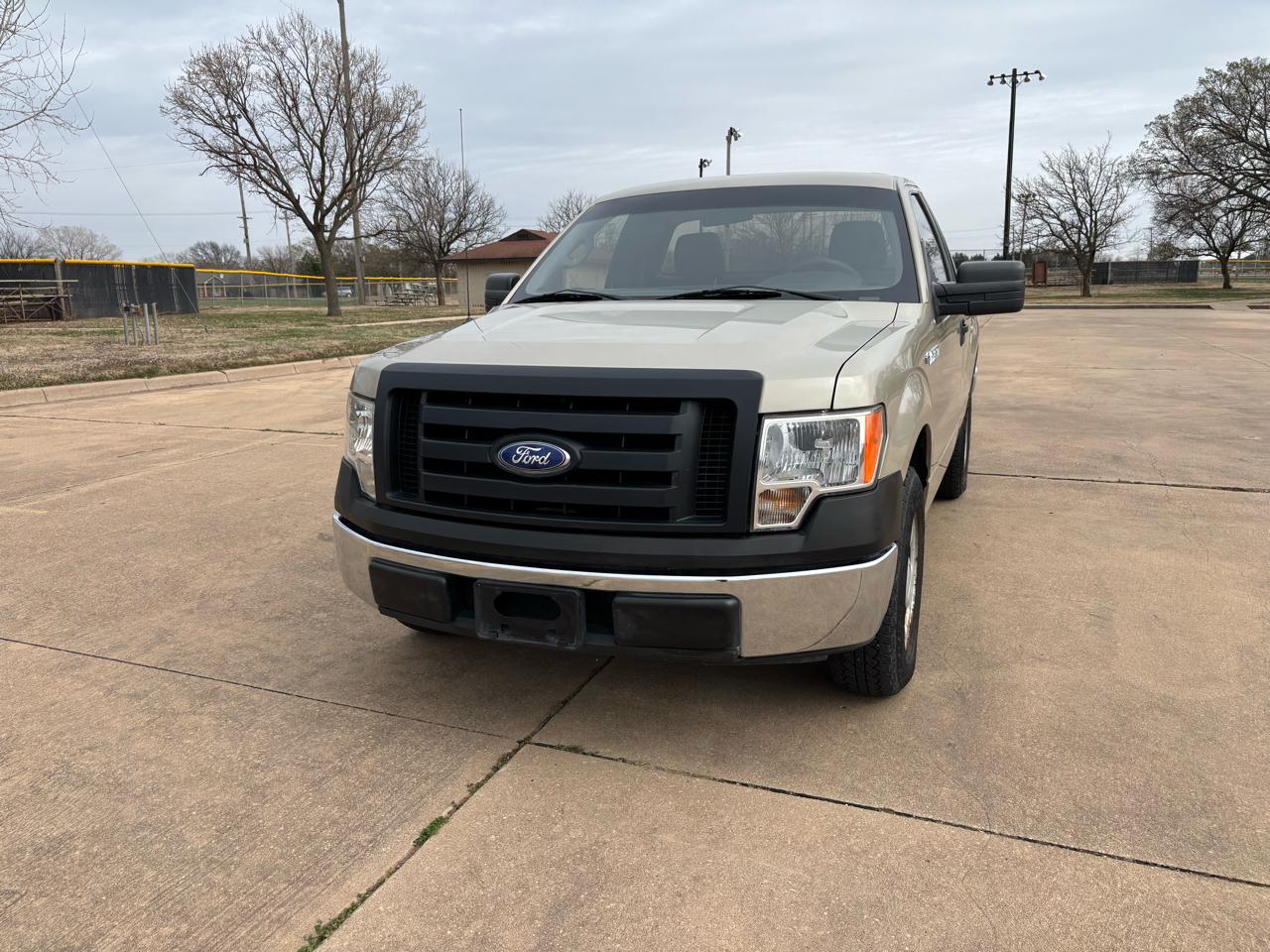 Ford F-150 2WD Reg Cab 126" STX 2009