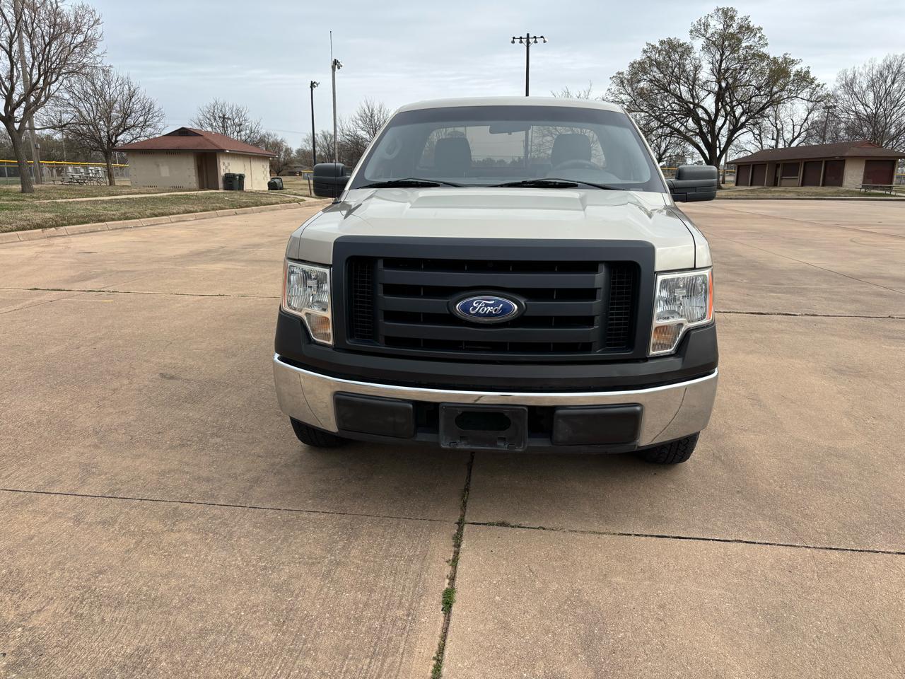 Ford F-150 2WD Reg Cab 126" STX 2009