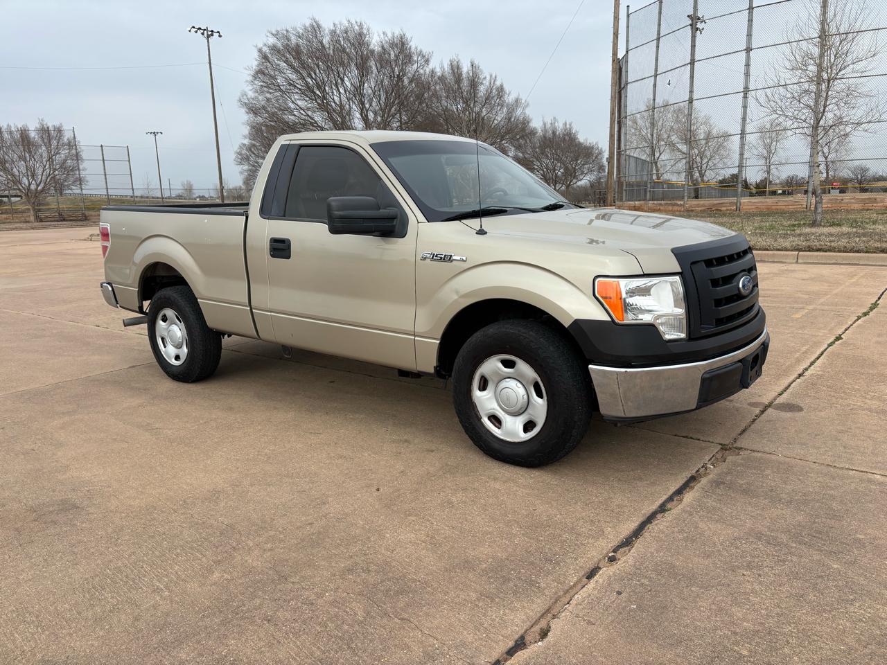 Ford F-150 2WD Reg Cab 126" STX 2009