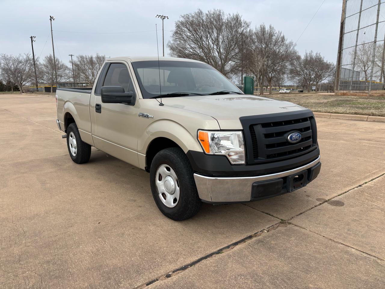 Ford F-150 2WD Reg Cab 126" STX 2009