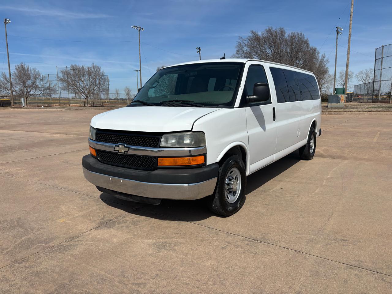 Chevrolet Express Passenger RWD 3500 155" LT w/1LT 2014