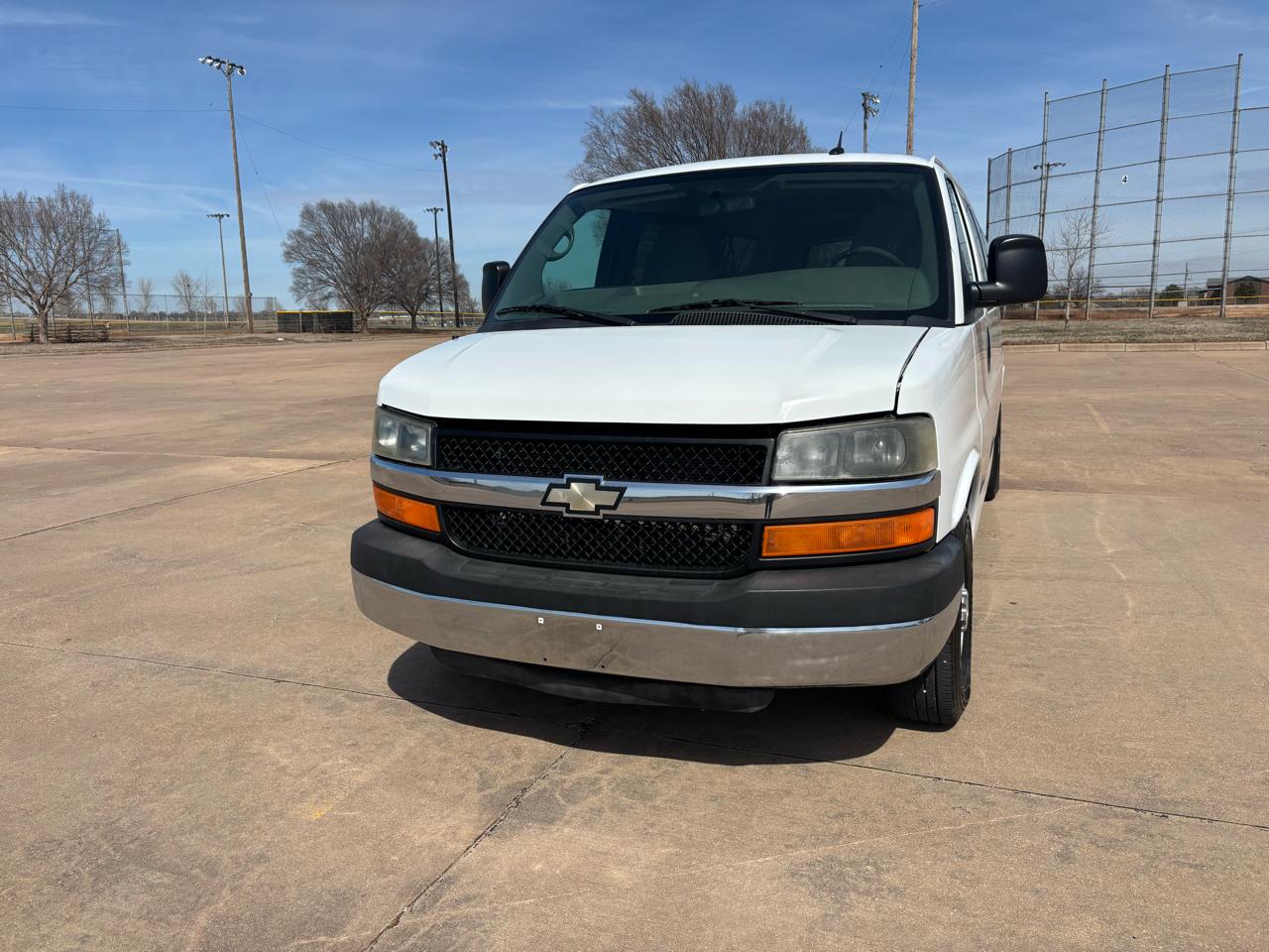 Chevrolet Express Passenger RWD 3500 155" LT w/1LT 2014