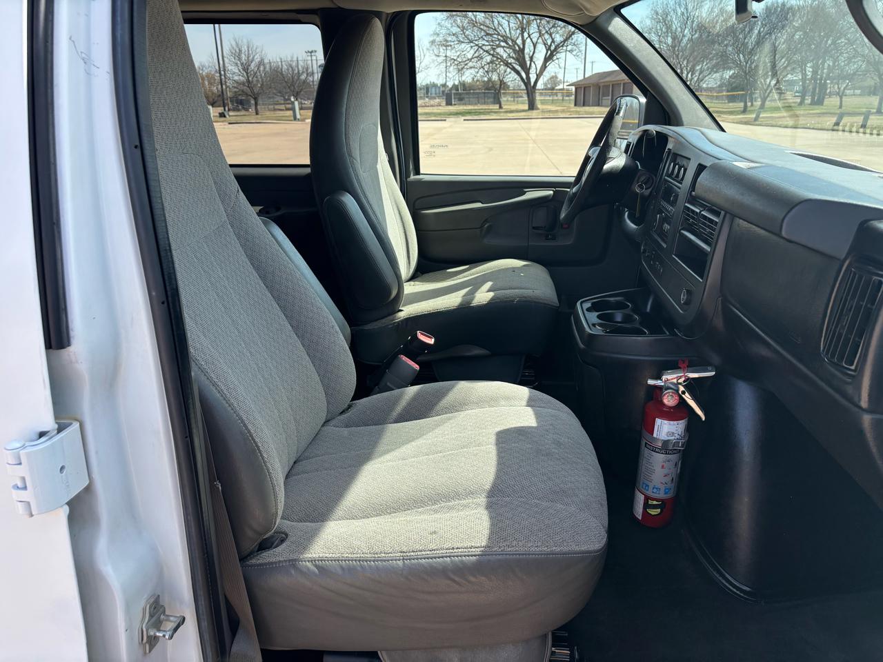 Chevrolet Express Passenger RWD 3500 155" LT w/1LT 2014