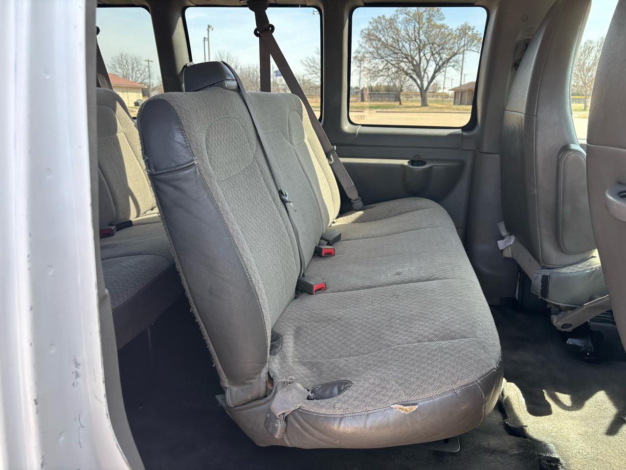 Chevrolet Express Passenger RWD 3500 155" LT w/1LT 2014