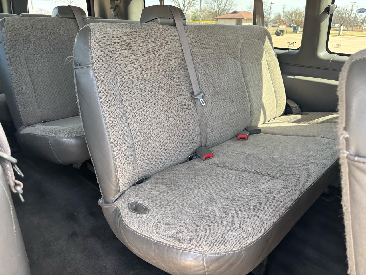 Chevrolet Express Passenger RWD 3500 155" LT w/1LT 2014