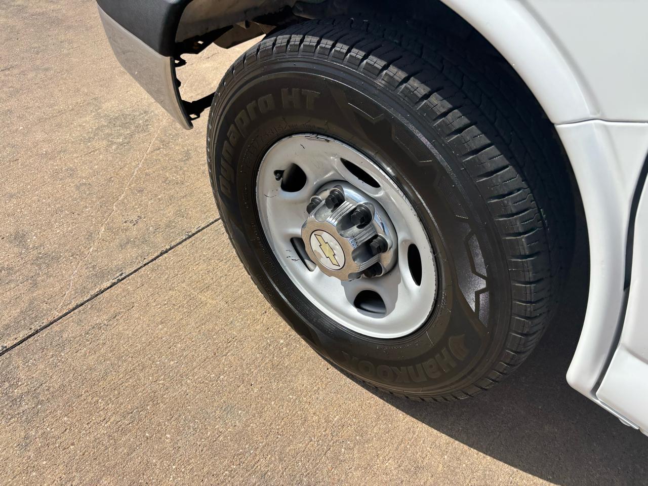 Chevrolet Express Passenger RWD 3500 155" LT w/1LT 2014