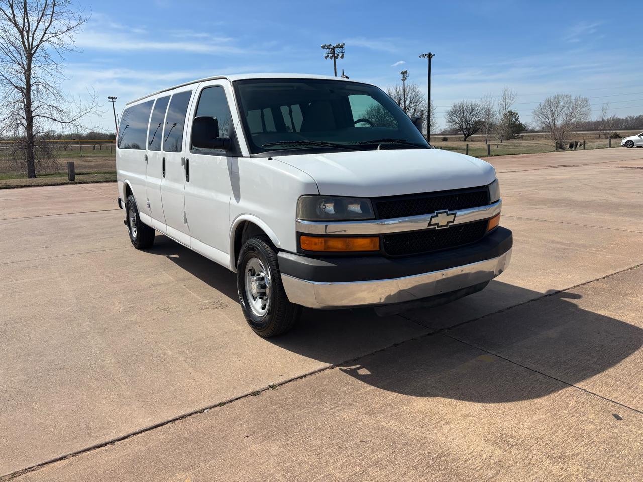 Chevrolet Express Passenger RWD 3500 155" LT w/1LT 2014