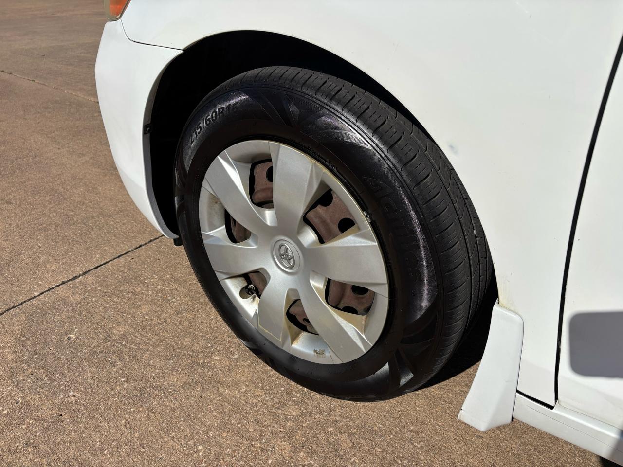 Toyota Camry 4dr Sdn I4 Man LE (Natl) 2008