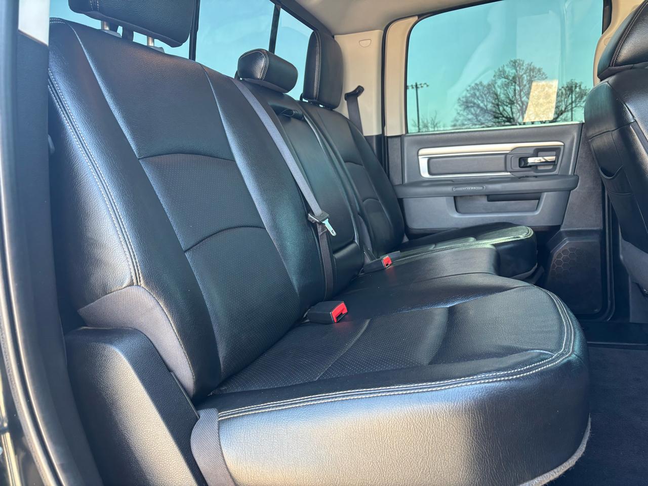 RAM 1500 4WD Crew Cab 140.5" Big Horn 2016