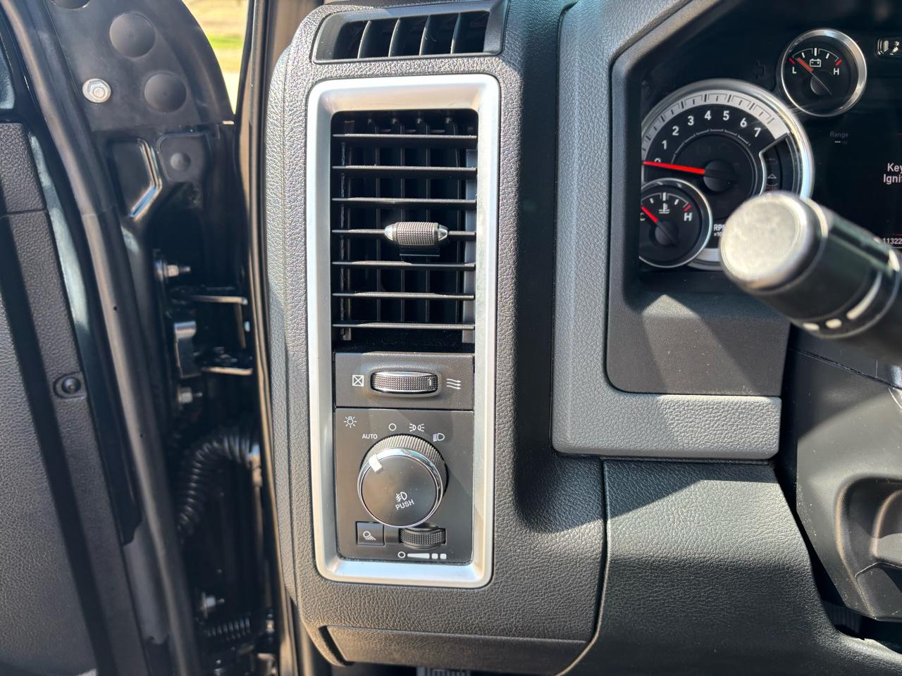 RAM 1500 4WD Crew Cab 140.5" Big Horn 2016