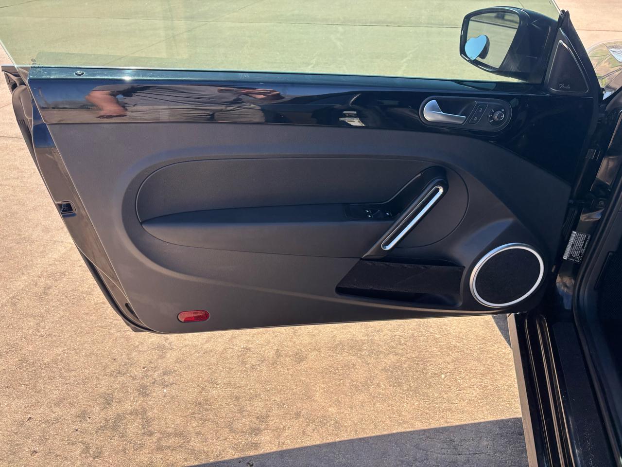 Volkswagen Beetle Convertible 2dr Auto 1.8T 2015