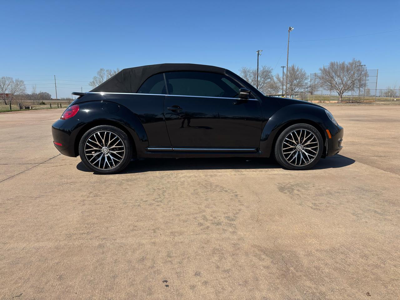 Volkswagen Beetle Convertible 2dr Auto 1.8T 2015