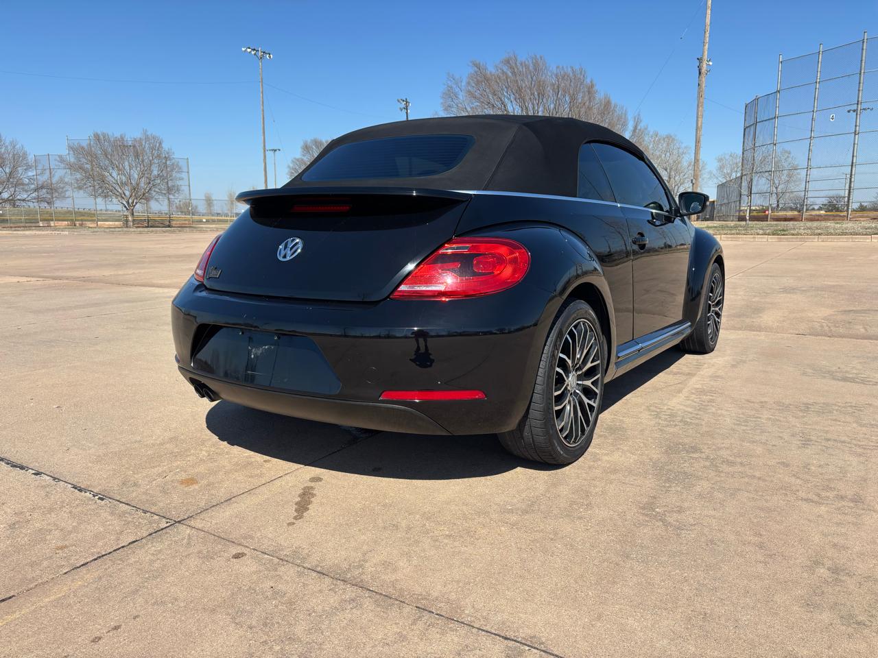 Volkswagen Beetle Convertible 2dr Auto 1.8T 2015
