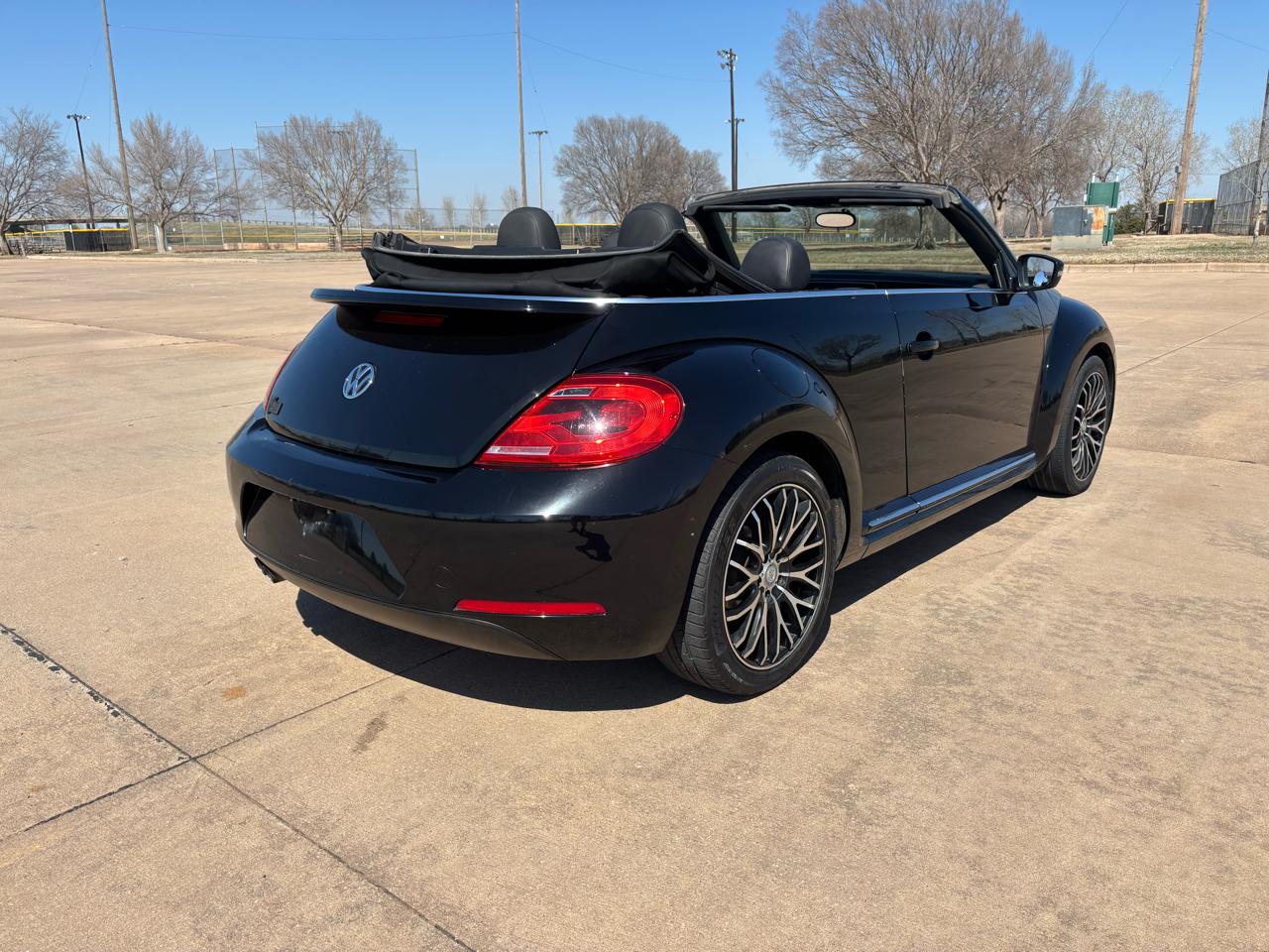 Volkswagen Beetle Convertible 2dr Auto 1.8T 2015