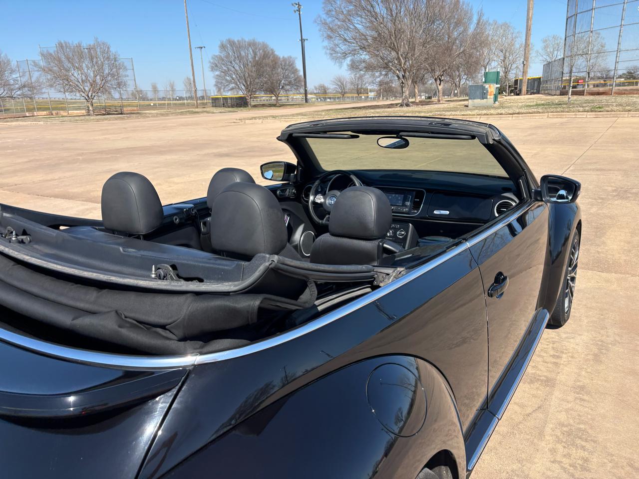 Volkswagen Beetle Convertible 2dr Auto 1.8T 2015