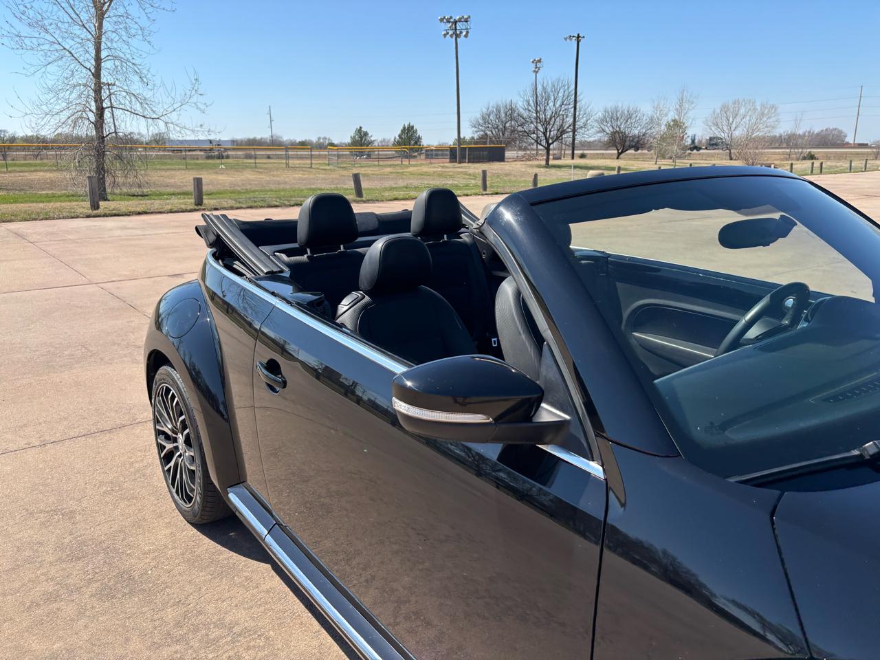 Volkswagen Beetle Convertible 2dr Auto 1.8T 2015