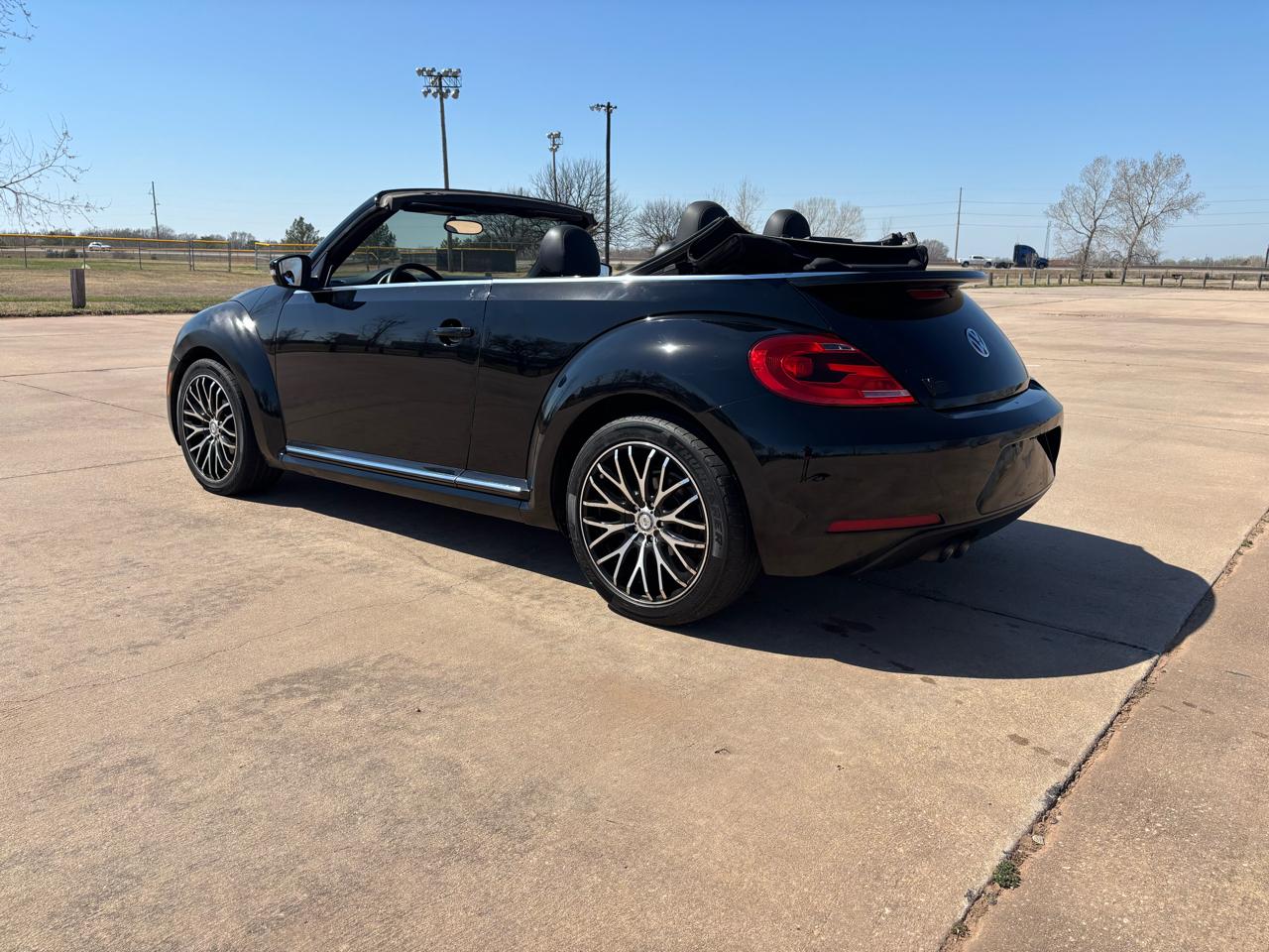 Volkswagen Beetle Convertible 2dr Auto 1.8T 2015