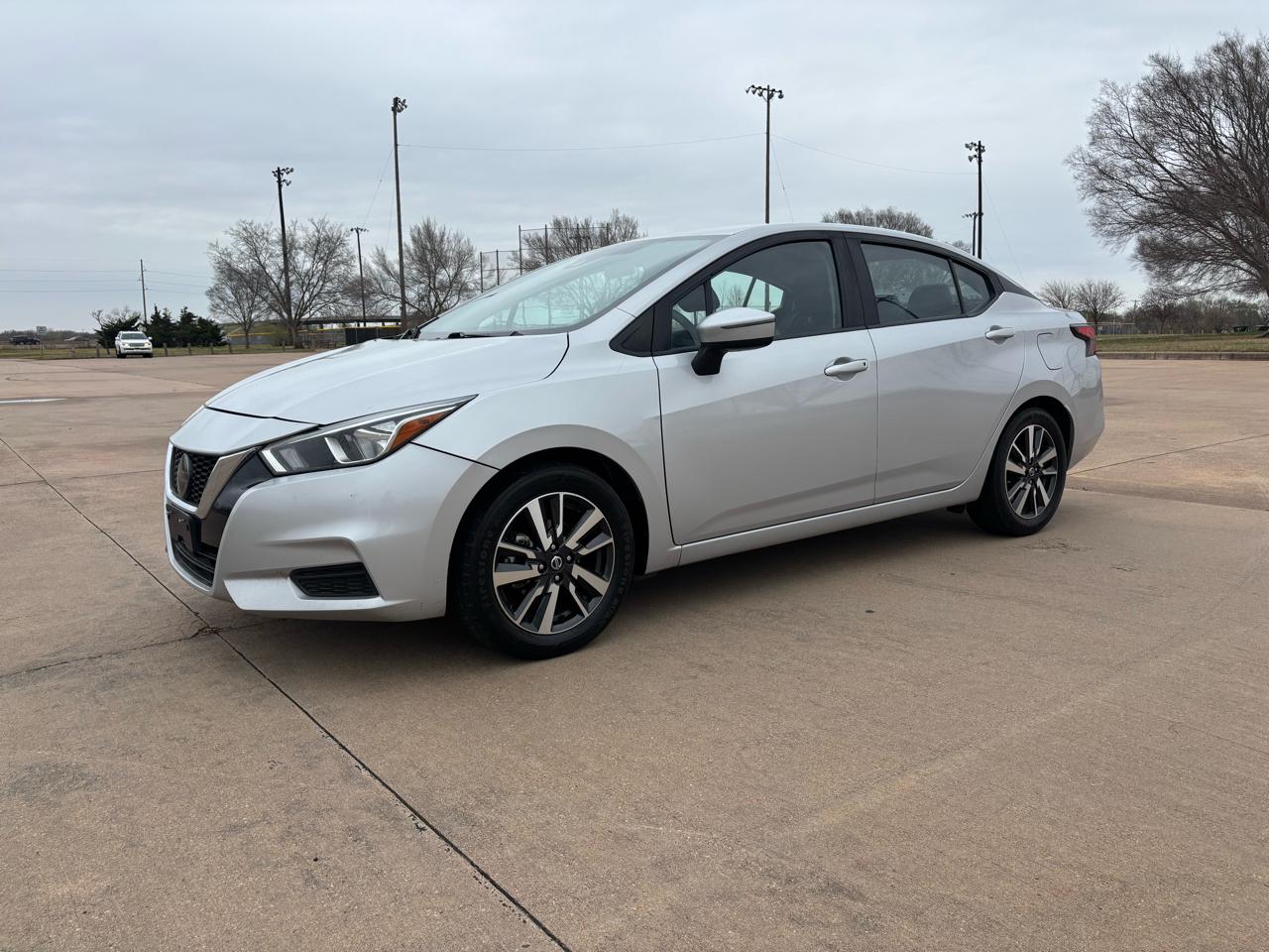 Nissan Versa SV CVT 2021