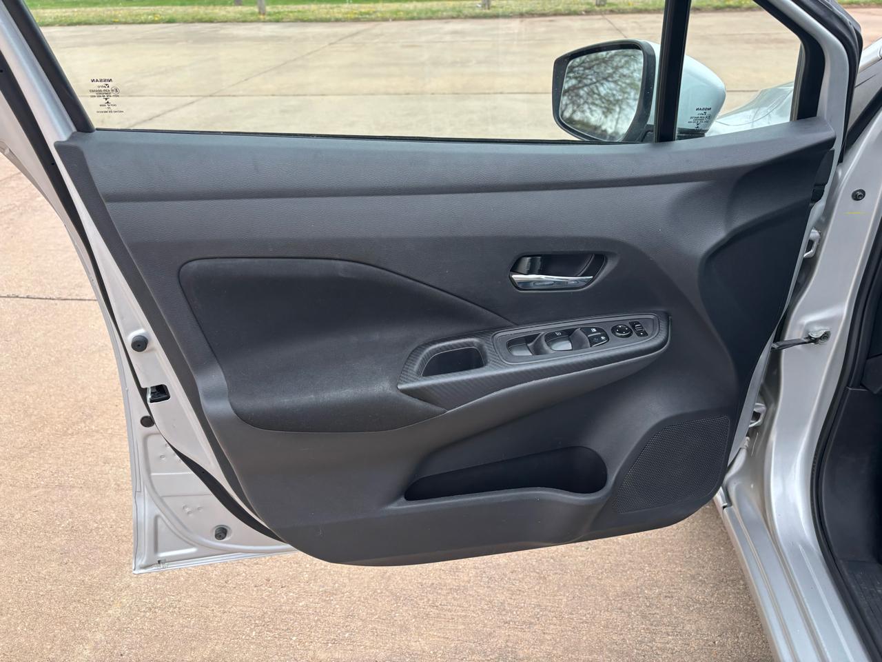 Nissan Versa SV CVT 2021