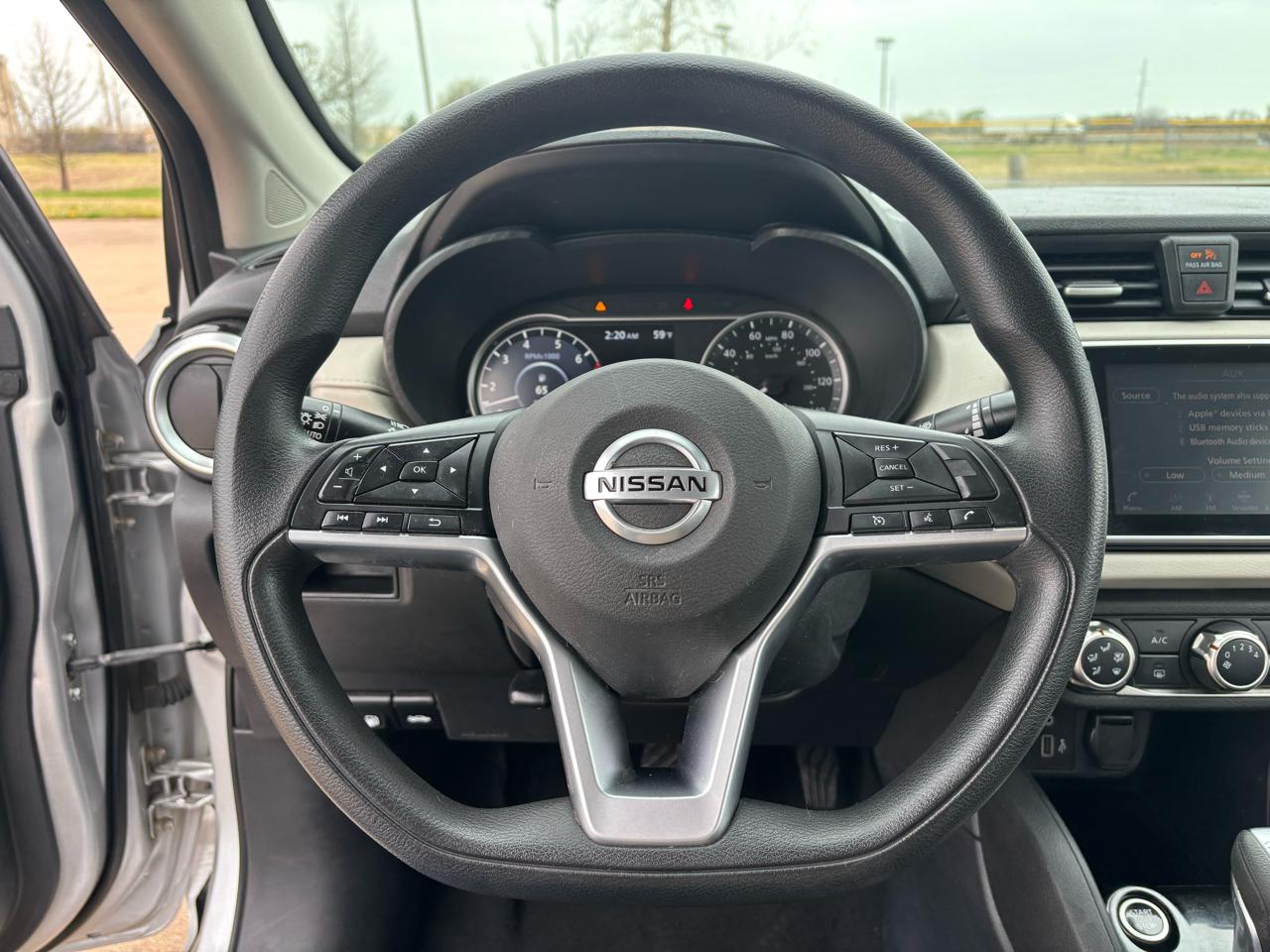 Nissan Versa SV CVT 2021