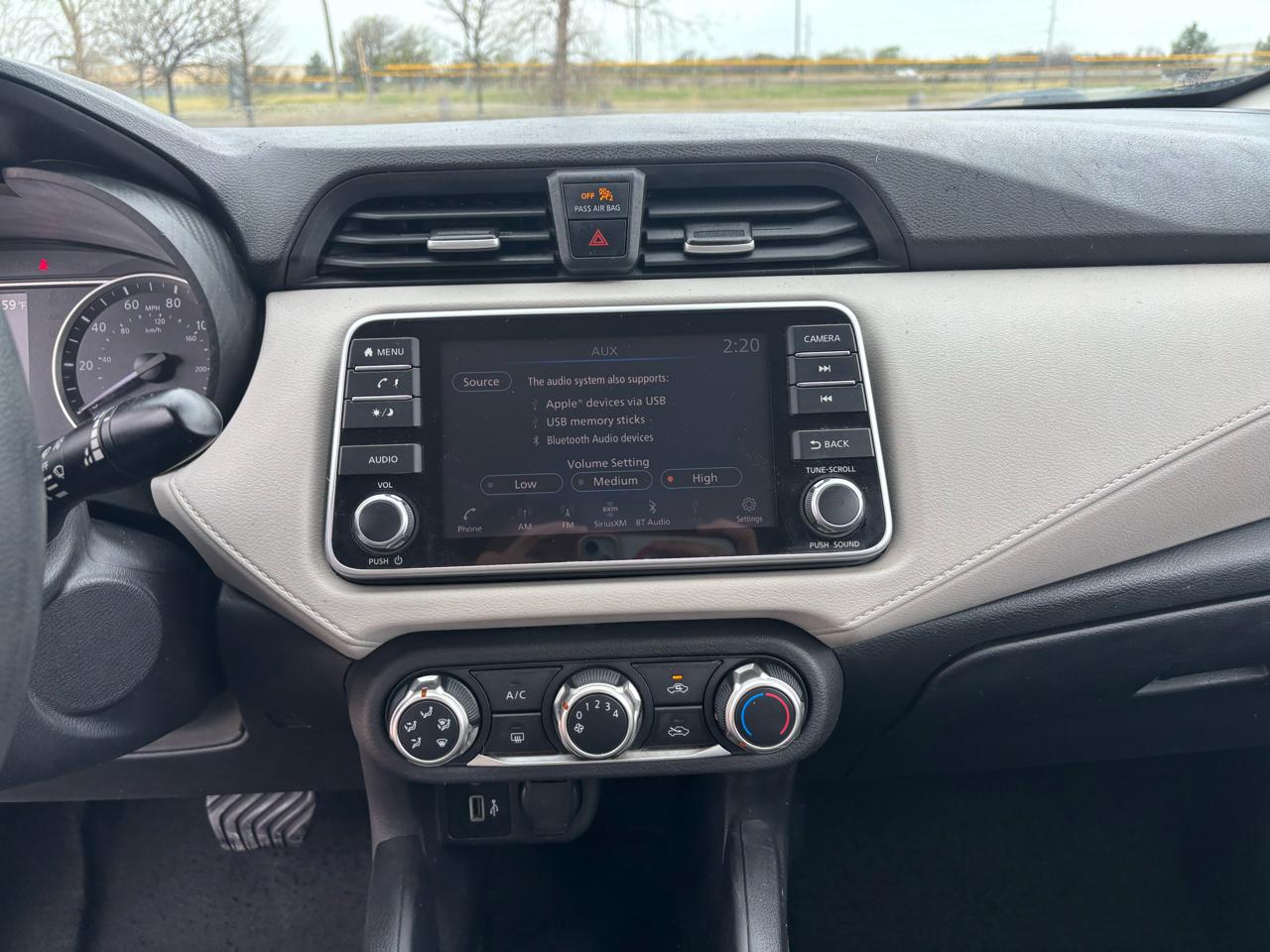 Nissan Versa SV CVT 2021