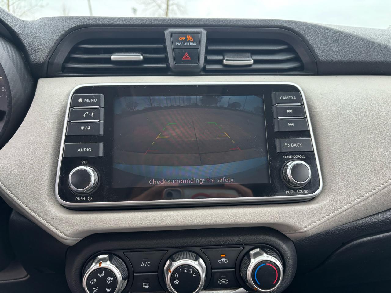 Nissan Versa SV CVT 2021