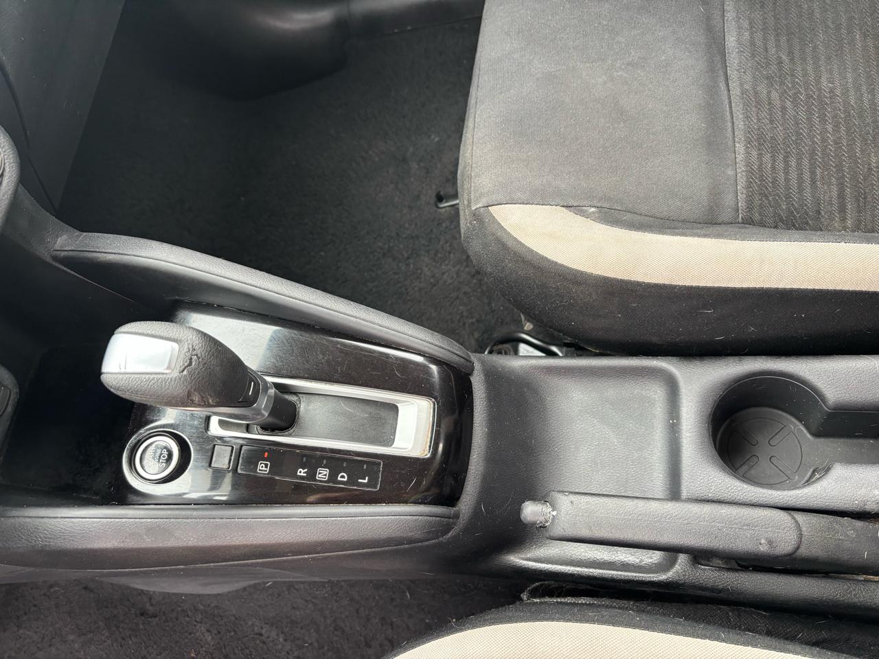 Nissan Versa SV CVT 2021