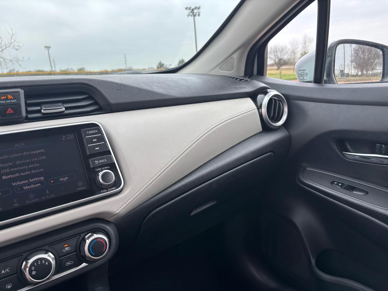 Nissan Versa SV CVT 2021