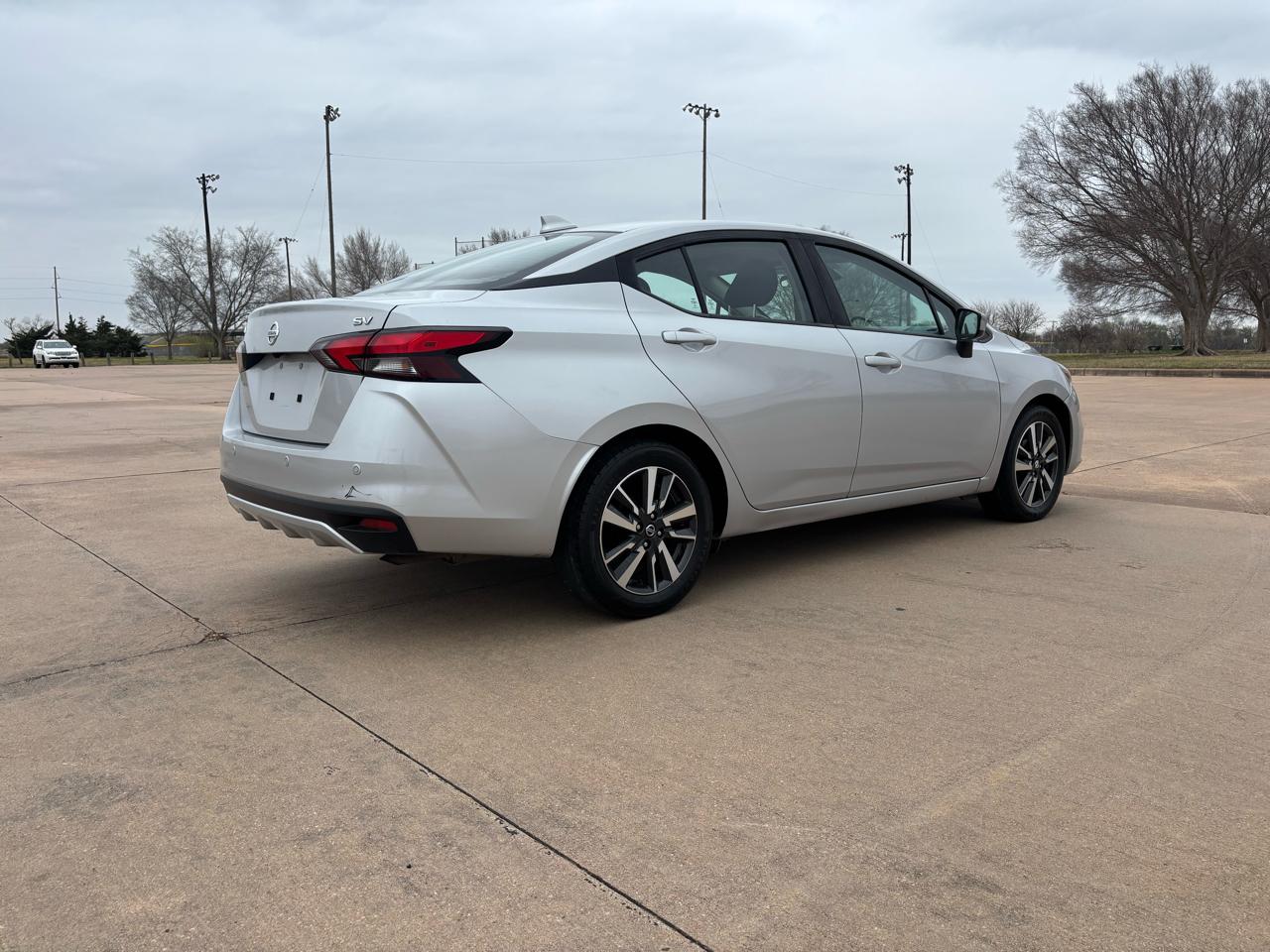 Nissan Versa SV CVT 2021