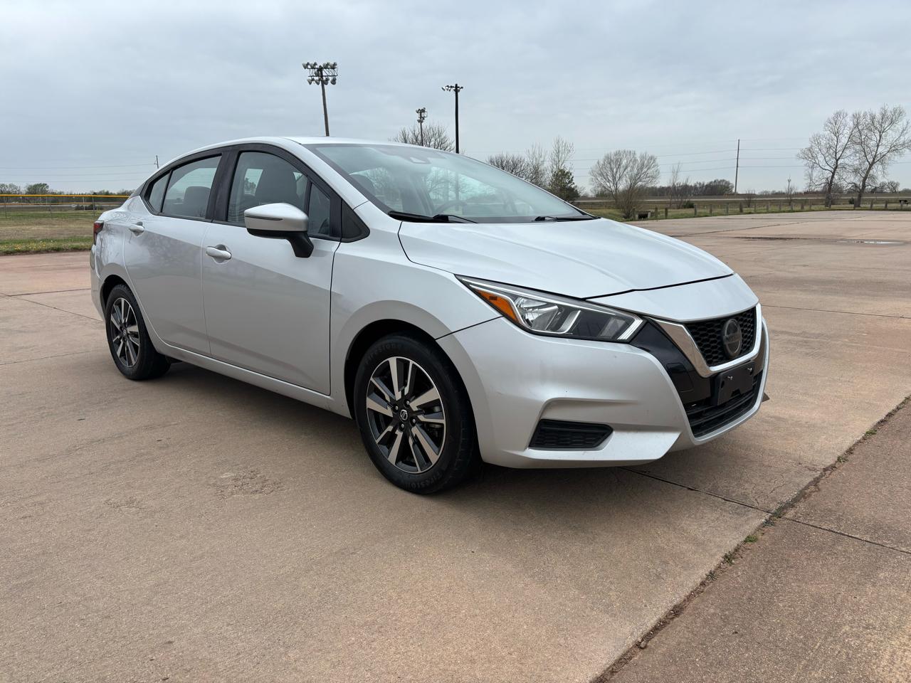 Nissan Versa SV CVT 2021