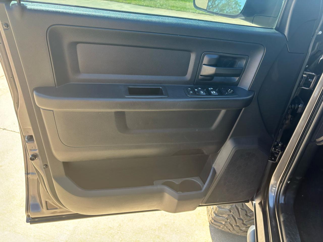 RAM 2500 4WD Crew Cab 149" Tradesman 2016