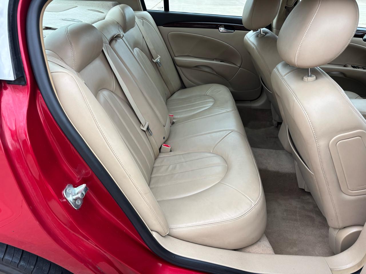 Buick Lucerne 4dr Sdn CXL 2011