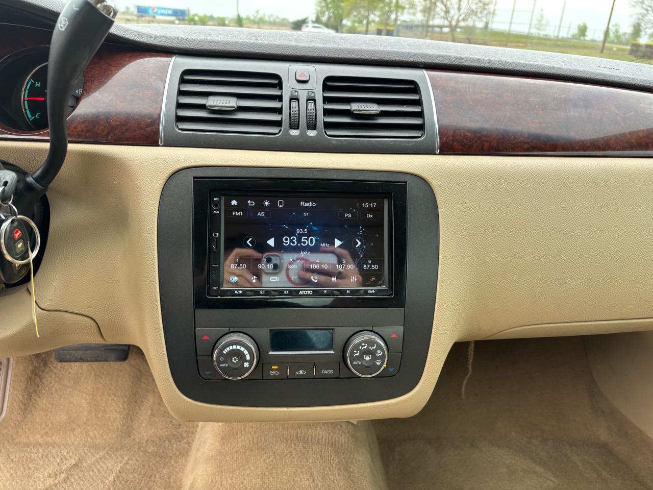 Buick Lucerne 4dr Sdn CXL 2011