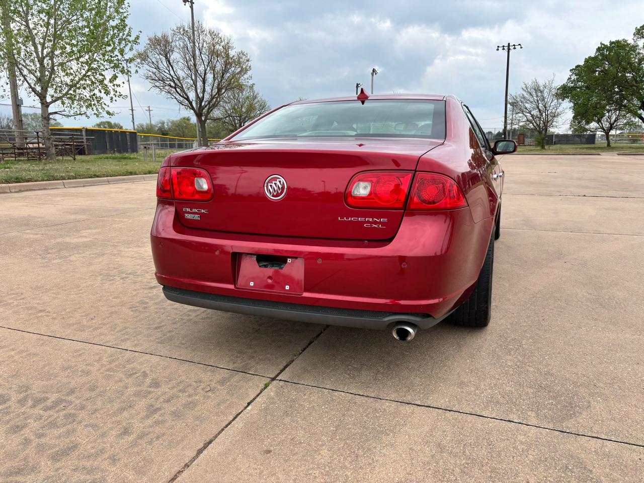 Buick Lucerne 4dr Sdn CXL 2011