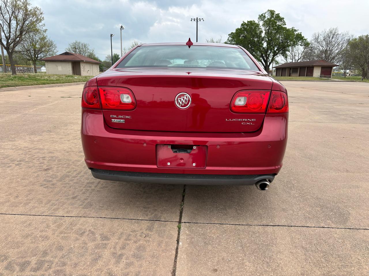 Buick Lucerne 4dr Sdn CXL 2011