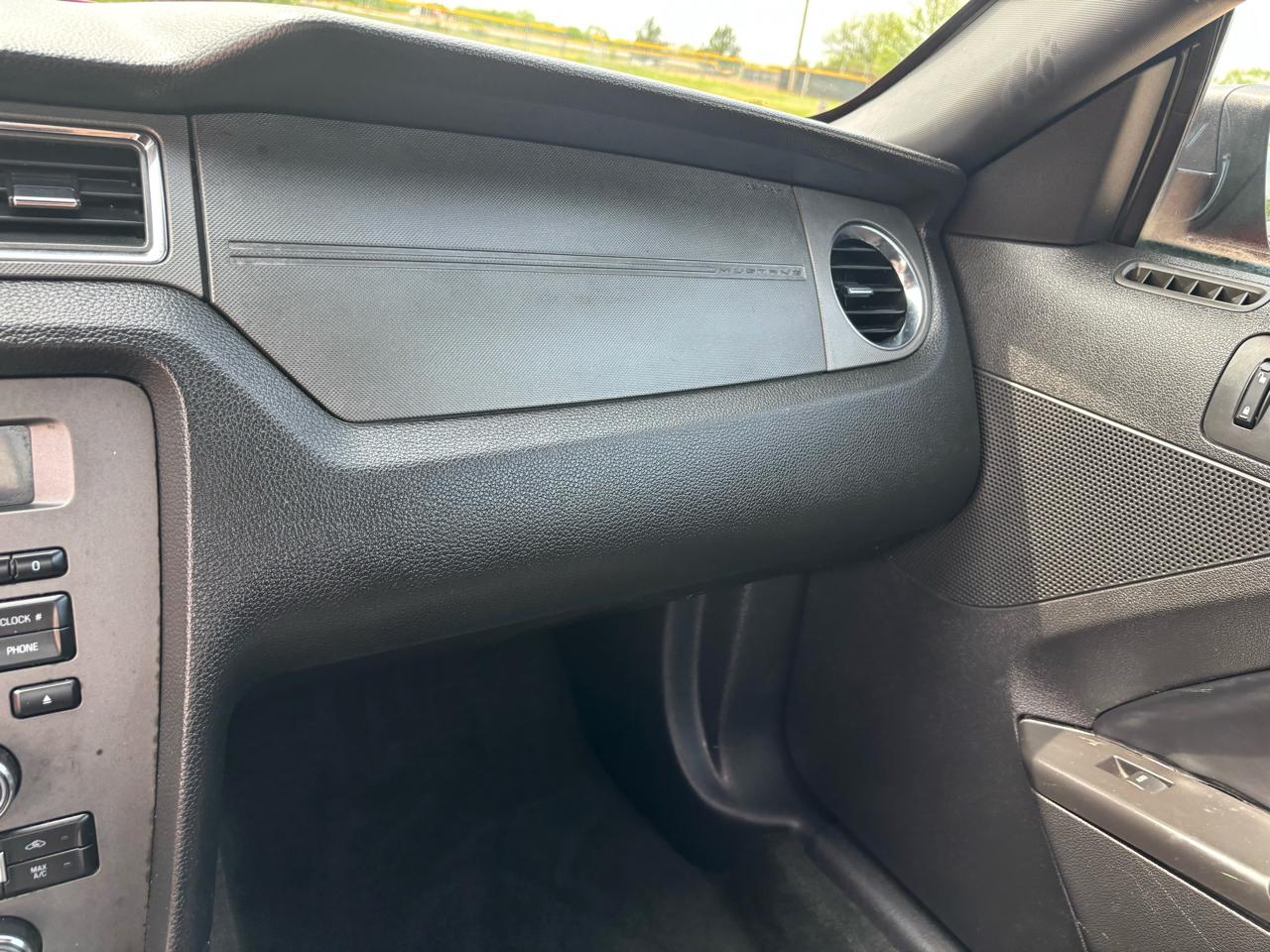 Ford Mustang 2dr Cpe V6 2012