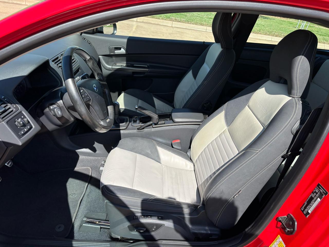 Volvo C30 2dr Cpe Auto T5 R-Design 2011