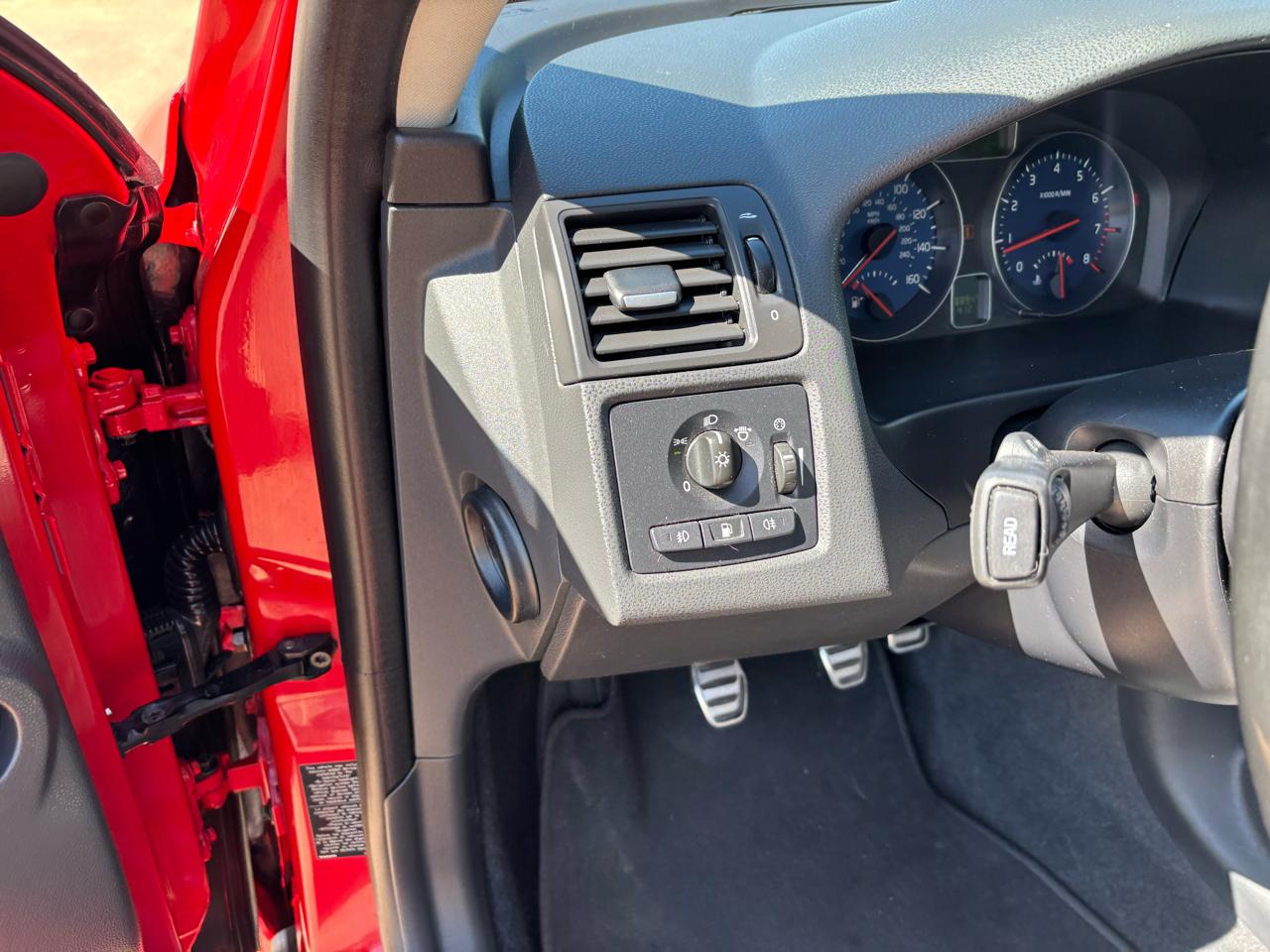 Volvo C30 2dr Cpe Auto T5 R-Design 2011