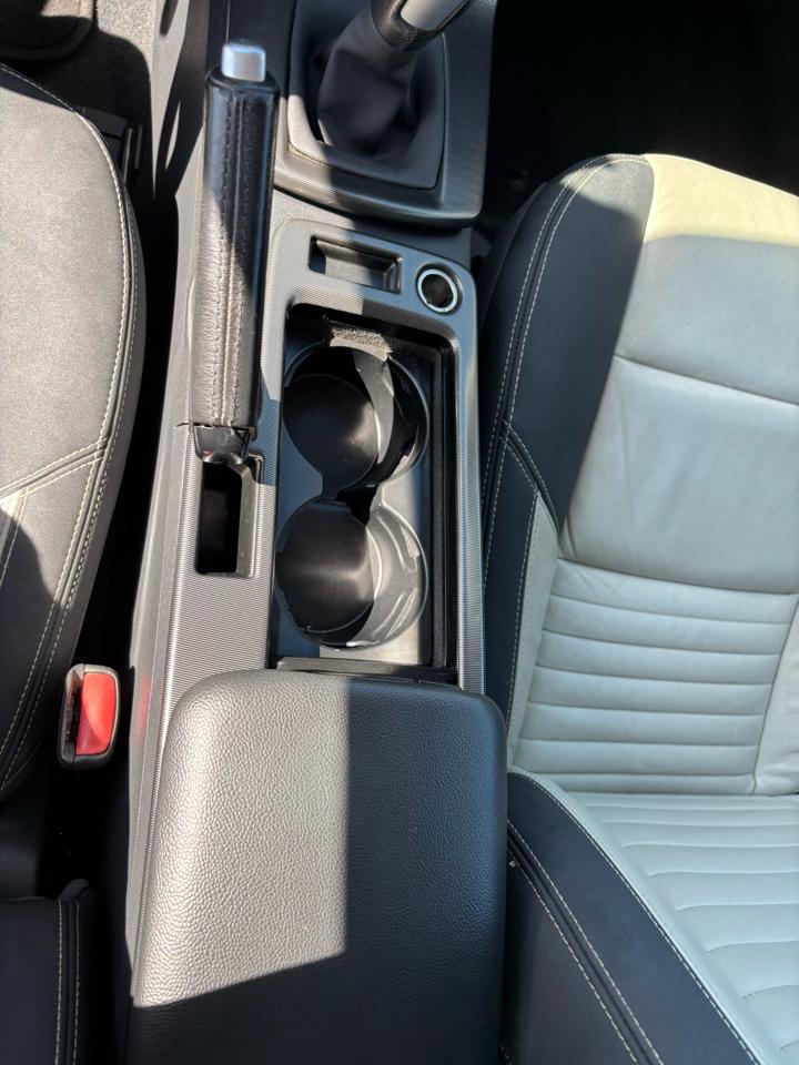 Volvo C30 2dr Cpe Auto T5 R-Design 2011