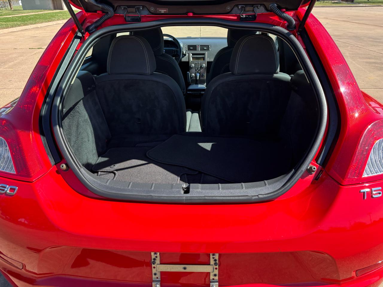 Volvo C30 2dr Cpe Auto T5 R-Design 2011