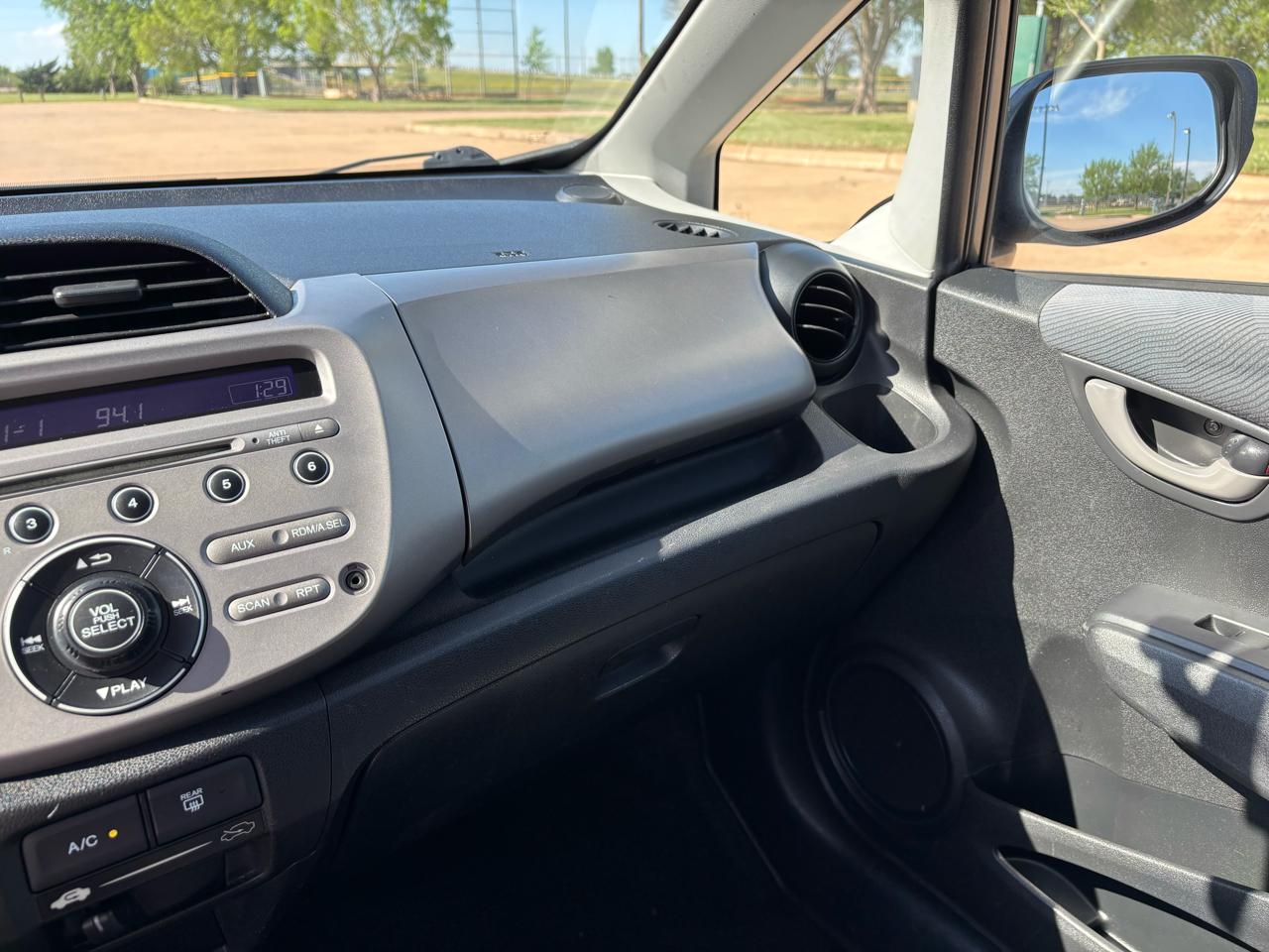 Honda Fit 5dr HB Auto 2011