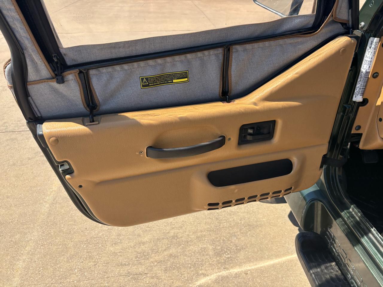 Jeep Wrangler 2dr Sahara 1998