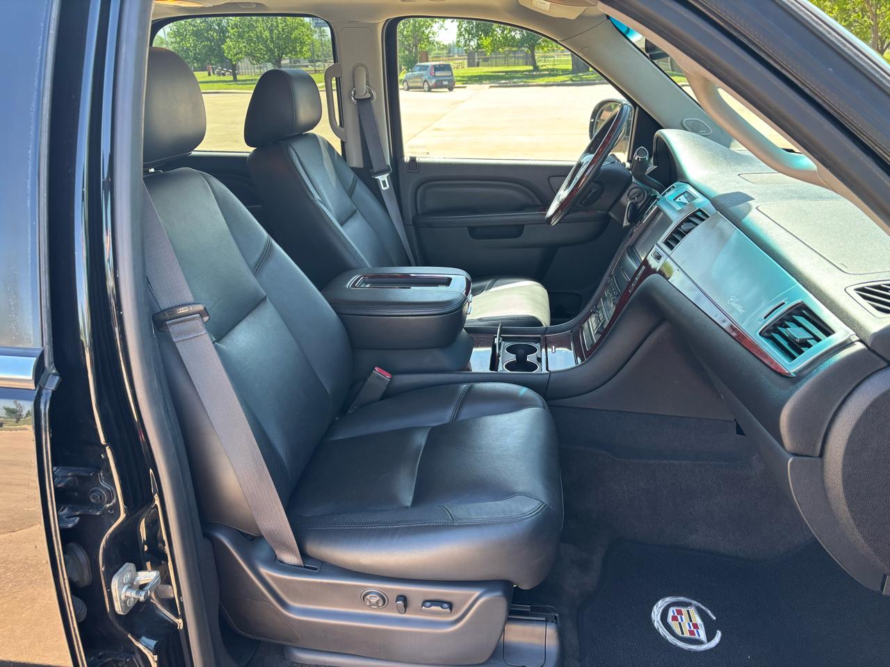 Cadillac Escalade 2WD 4dr Luxury 2014