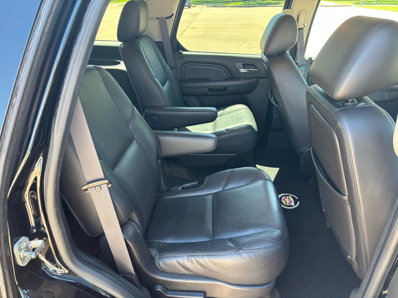 Cadillac Escalade 2WD 4dr Luxury 2014