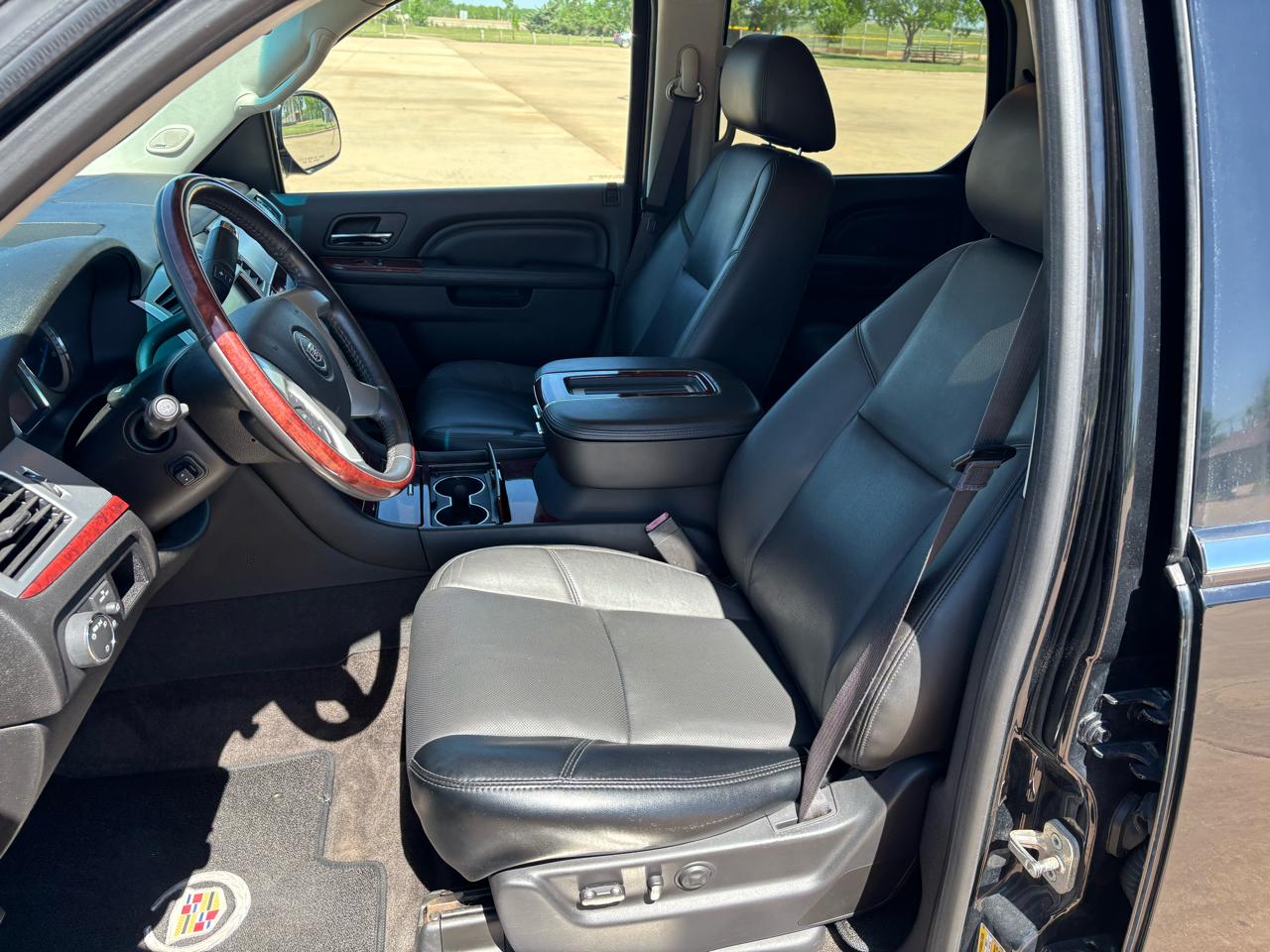 Cadillac Escalade 2WD 4dr Luxury 2014