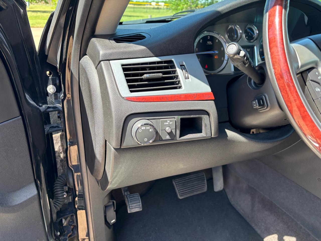 Cadillac Escalade 2WD 4dr Luxury 2014