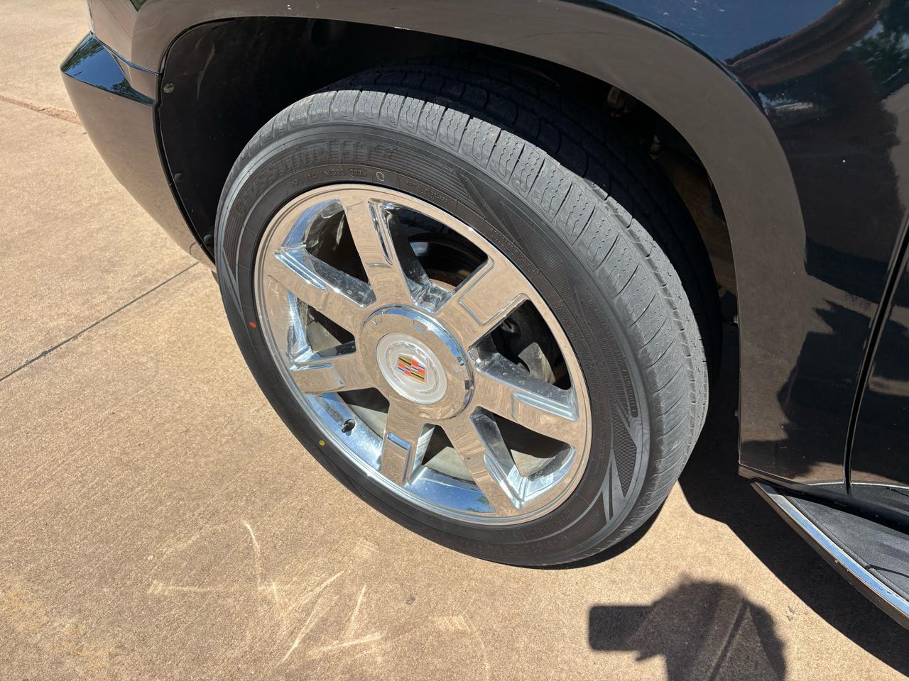 Cadillac Escalade 2WD 4dr Luxury 2014